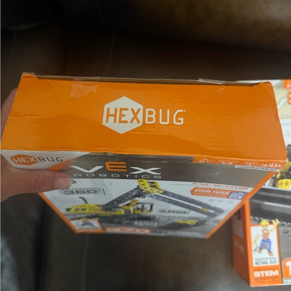 VEX Robotics Construction Set - Yellow and Black - Picture 5 of 5